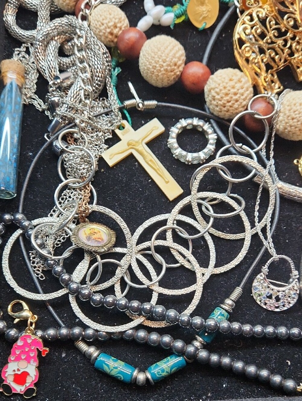 Mixed Bracelet & Necklace Jewelry Lot - Gold, Silver, and Natural Tones - Picture 6 of 15